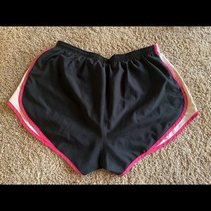 Women’s XL Nike running shorts.